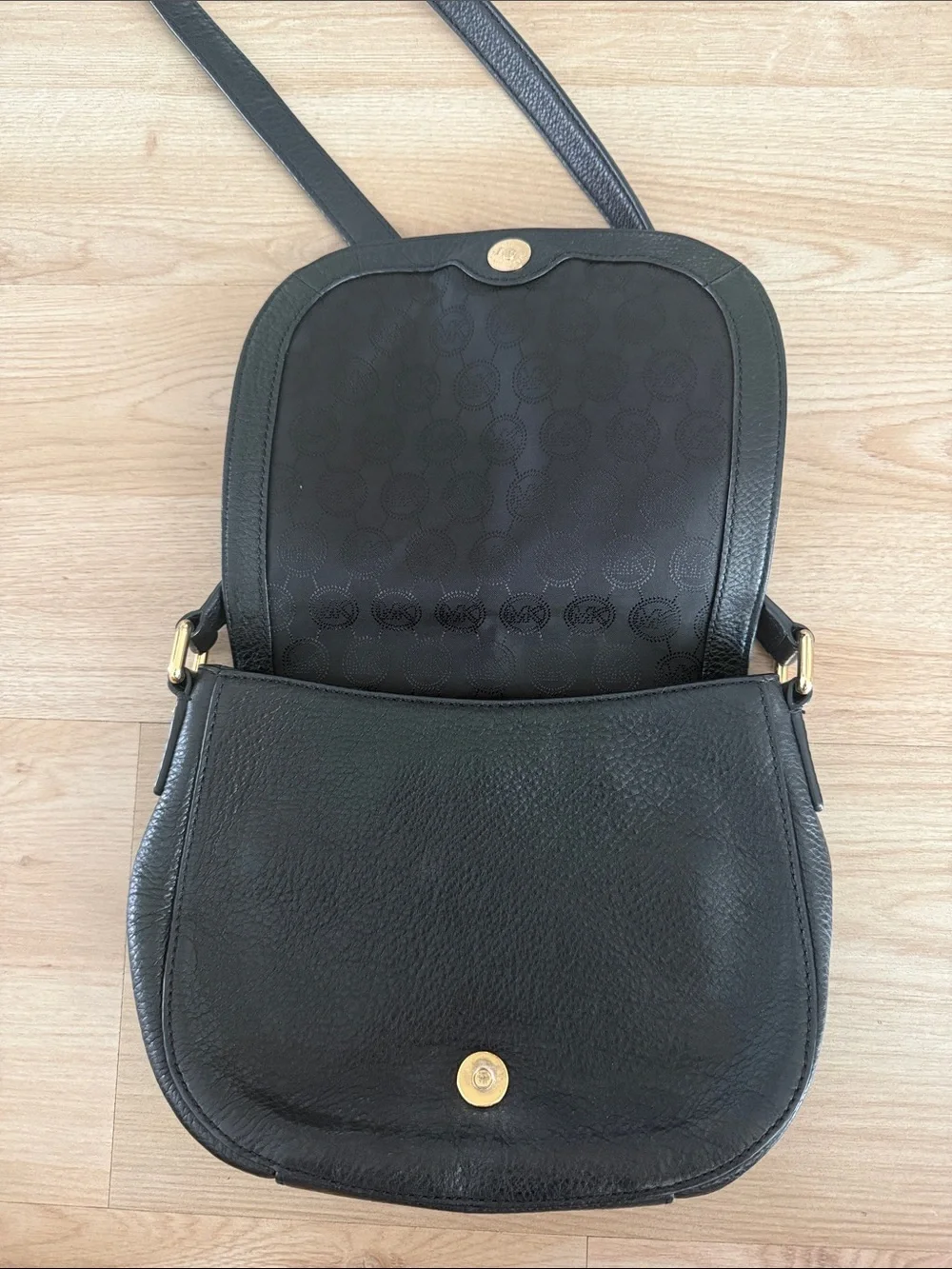 MICHAEL KORS Black Bedford Pebbled Leather Saddle Crossbody with Gold Hardware